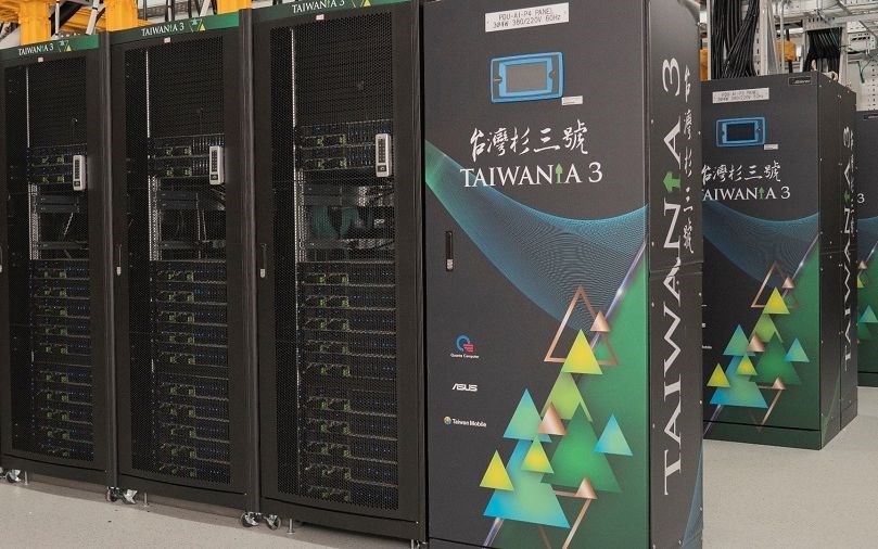 NCHC launches the Tech v Virus 2.0 project and Taiwania 3 services to fight the pandemic with technology.