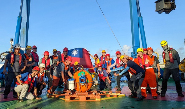「勵進」完成遠征太平洋航次（LGD2212）