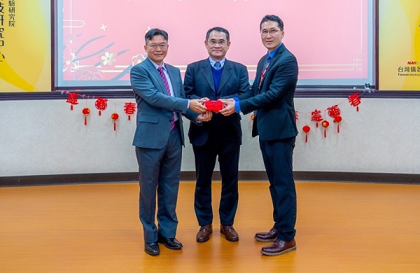 Distinguished Professor Peter Cheng-Tang Pan of National Sun Yat-sen University takes on the position of Director General of TIRI.
