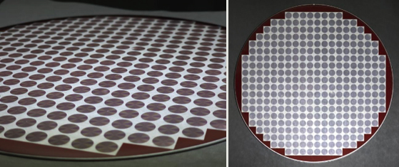 研究團隊成功在8吋玻璃基板上製造出332顆大面積近紅外超穎透鏡