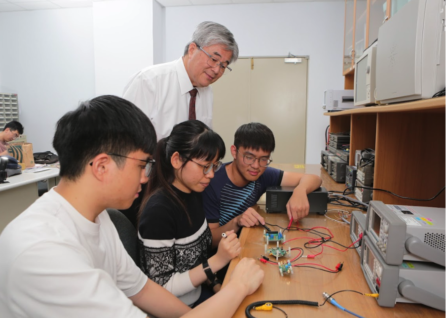 進行積體電路設計的過程中，需使用相關檢測工具確認成效