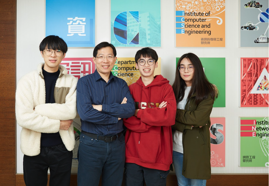 彭文孝與多媒體架構與處理實驗室成員